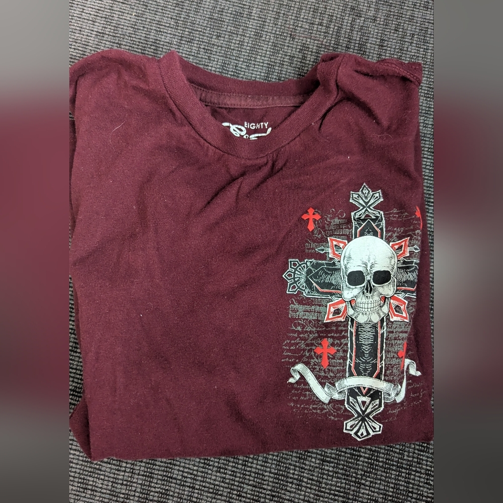 Edgy Burgundy T-Shirt with Skull Design